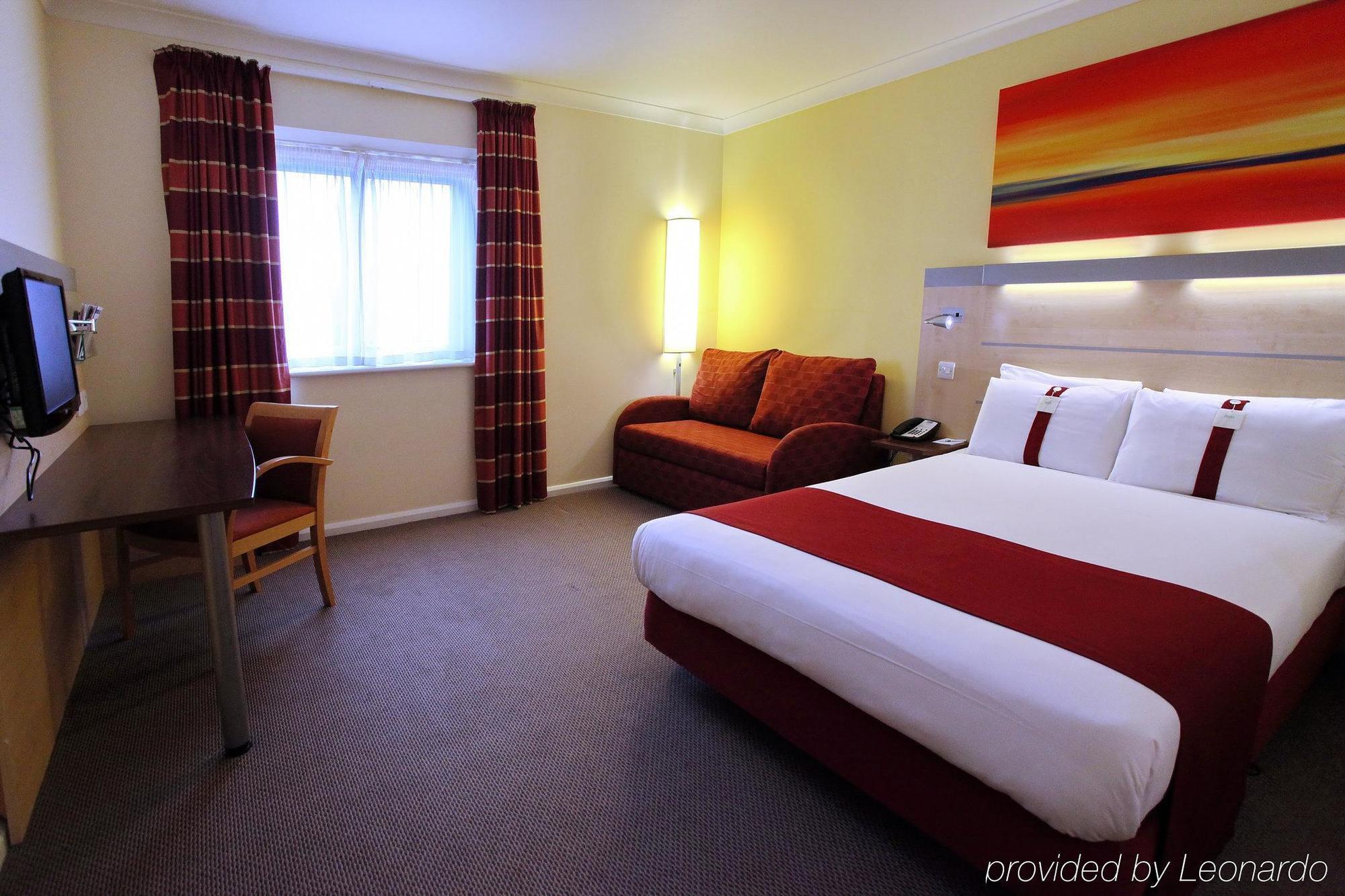 Holiday Inn Express Birmingham Redditch By Ihg Редич Экстерьер фото