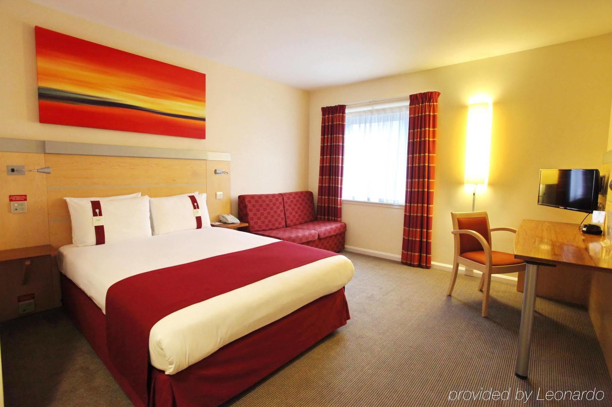 Holiday Inn Express Birmingham Redditch By Ihg Редич Экстерьер фото